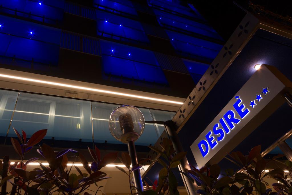ריצ'יונה Hotel Desire' מראה חיצוני תמונה