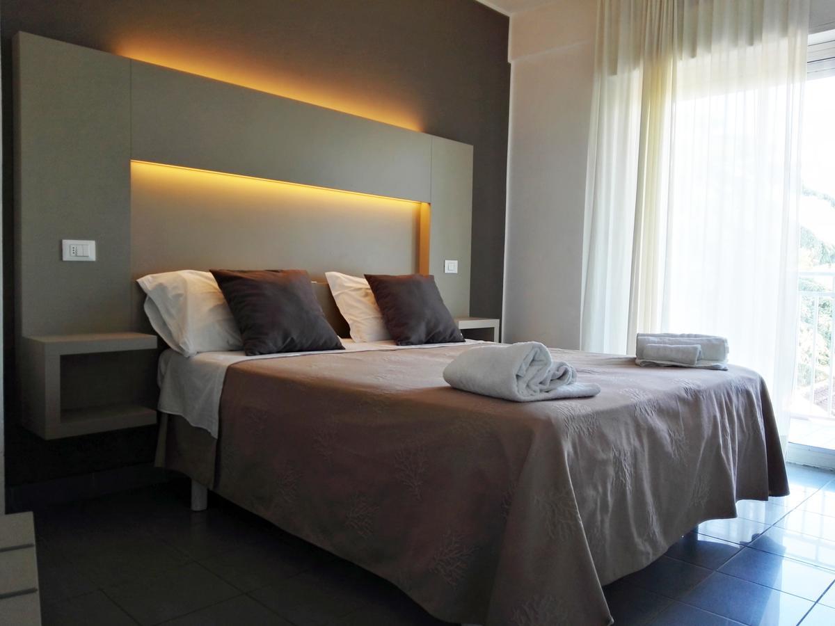 ריצ'יונה Hotel Desire' מראה חיצוני תמונה