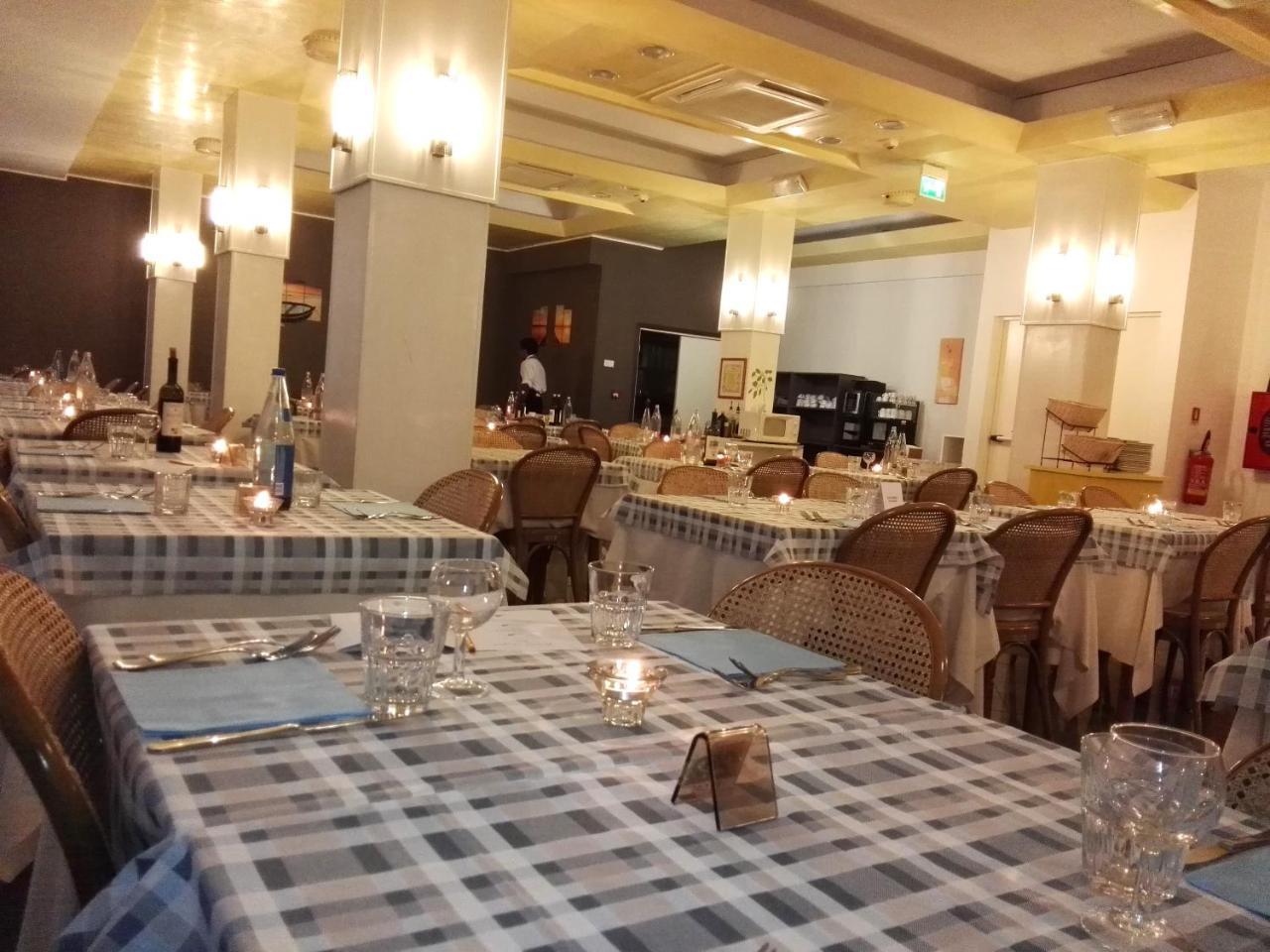ריצ'יונה Hotel Desire' מראה חיצוני תמונה